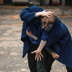 "Cloak Work - The walking coat duet", miriam flick.art & Jannis Eggelsmann