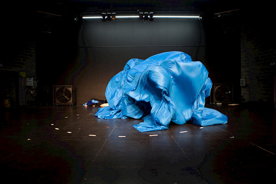 Kunstenfestivaldesarts 2025 Highlights: Ecstasy, Grief, Resistance Miet Warlop Delirium